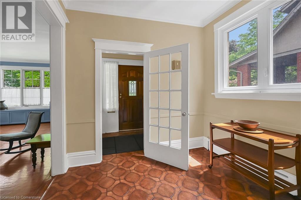 Photo 7 of 40 Undermount Avenue, Hamilton ON