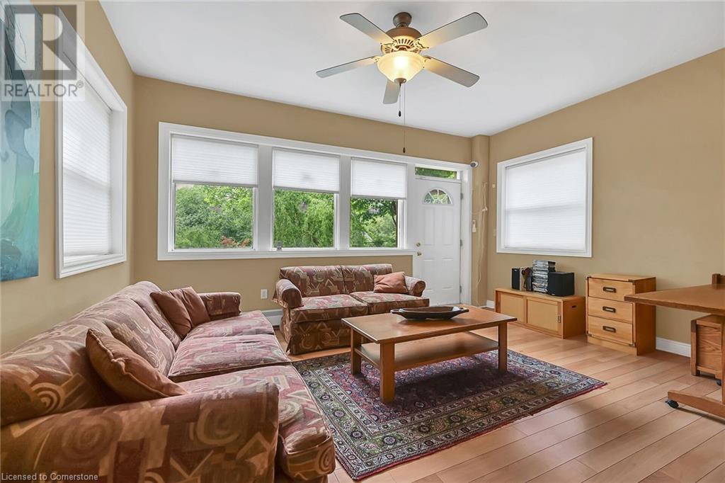 Photo 27 of 40 Undermount Avenue, Hamilton ON