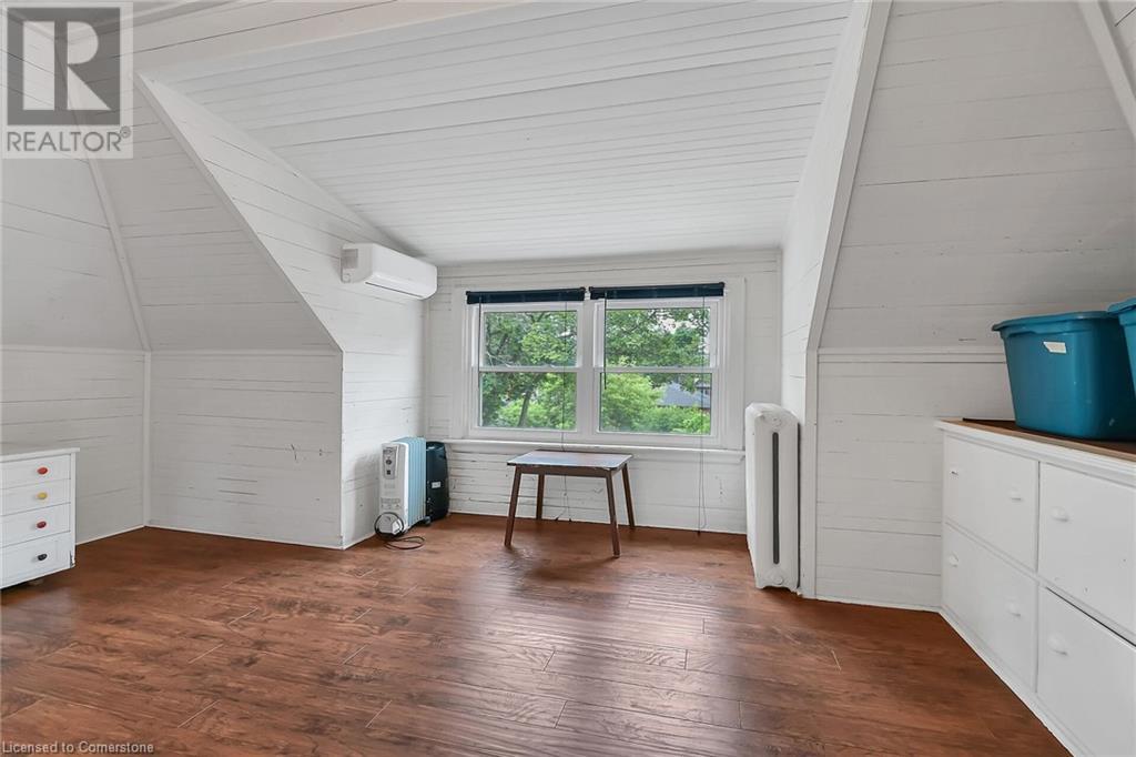 Photo 3 of 40 Undermount Avenue, Hamilton ON