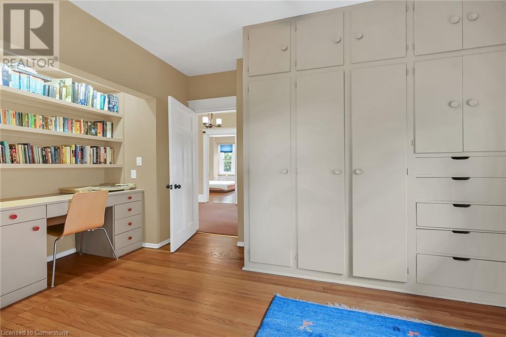 Photo 31 of 40 Undermount Avenue, Hamilton ON