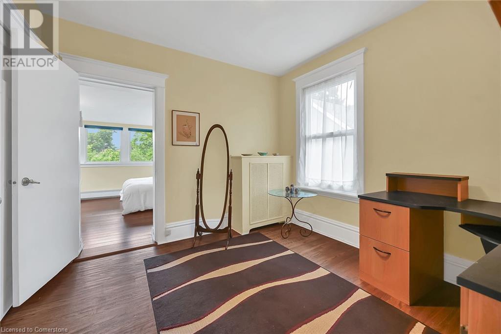 Photo 19 of 40 Undermount Avenue, Hamilton ON