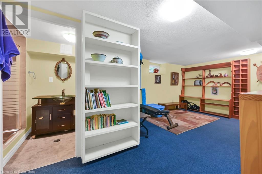 Photo 4 of 40 Undermount Avenue, Hamilton ON