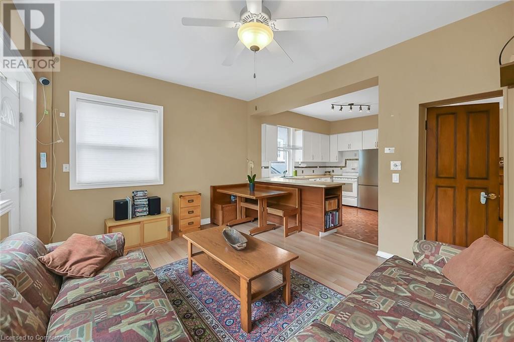 Photo 34 of 40 Undermount Avenue, Hamilton ON