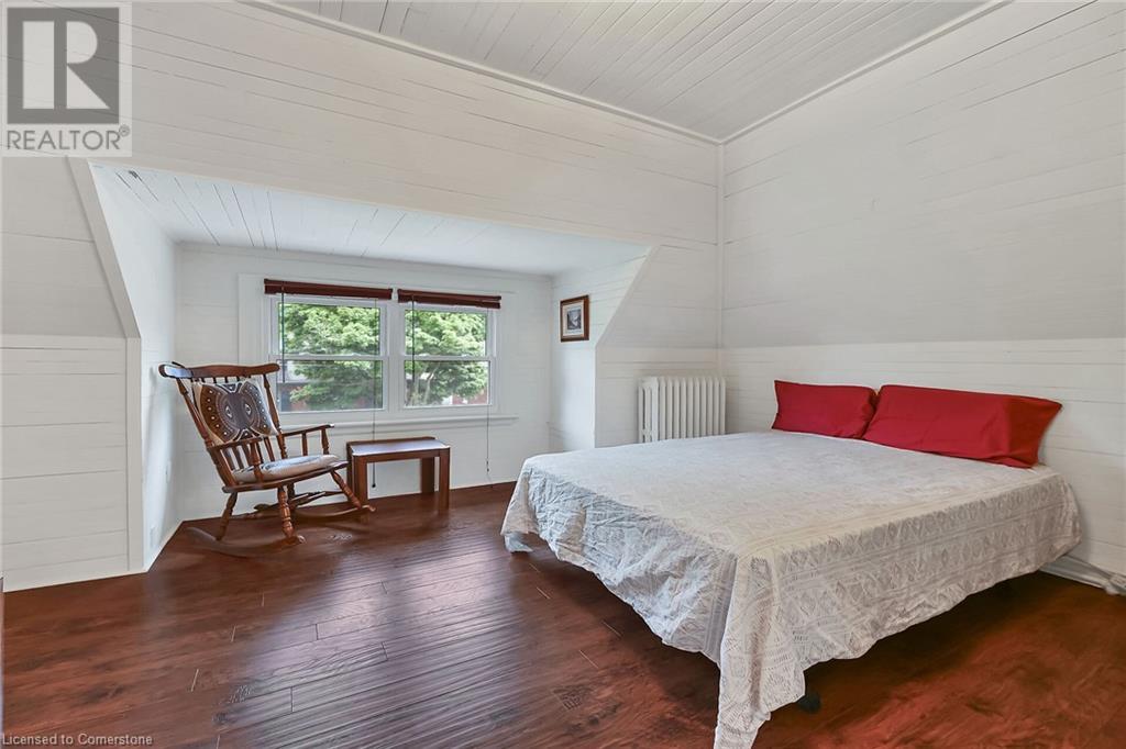 Photo 33 of 40 Undermount Avenue, Hamilton ON