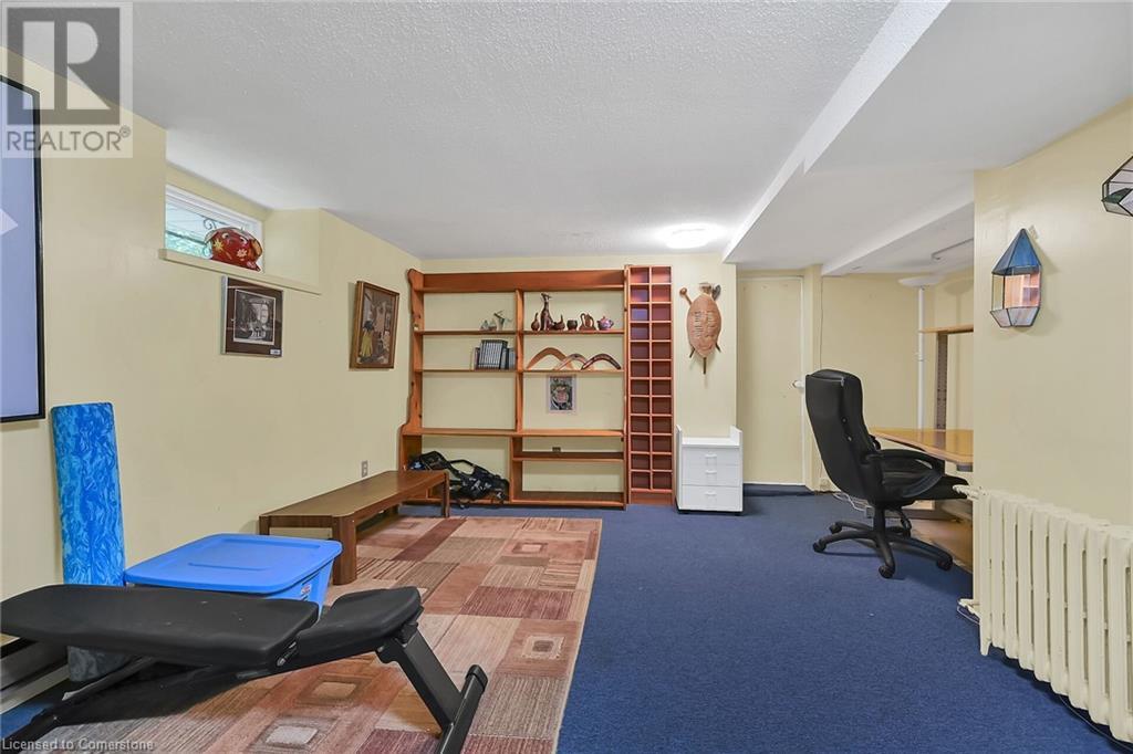 Photo 14 of 40 Undermount Avenue, Hamilton ON