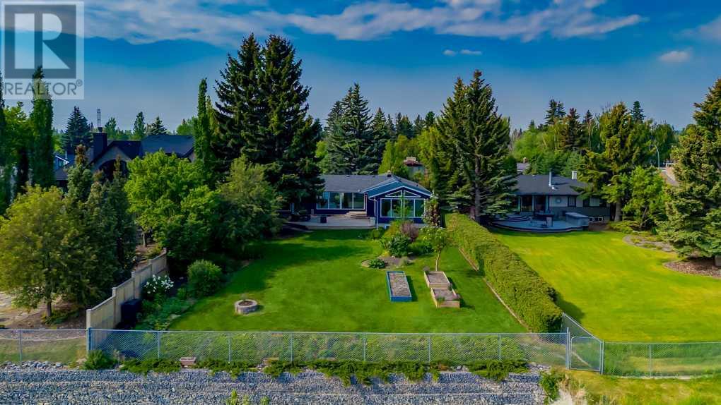 54 Wildwood Drive  SW, Calgary, Alberta