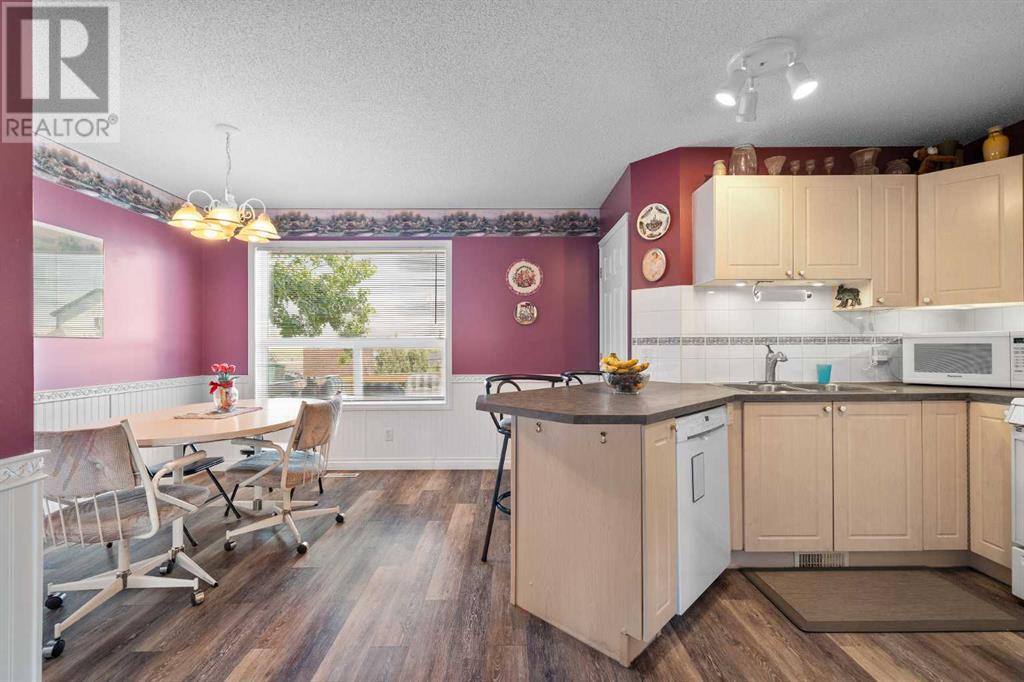 Single Family House for Sale in  Citadel Acres Close NW Citadel Calgary 
