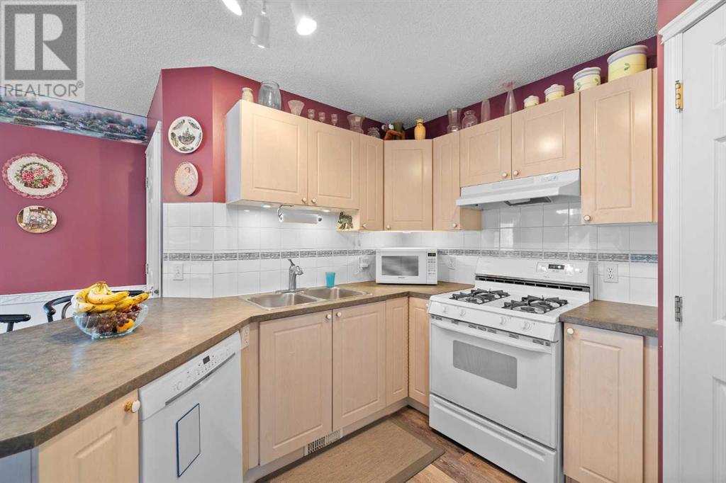 Single Family House for Sale in  Citadel Acres Close NW Citadel Calgary 