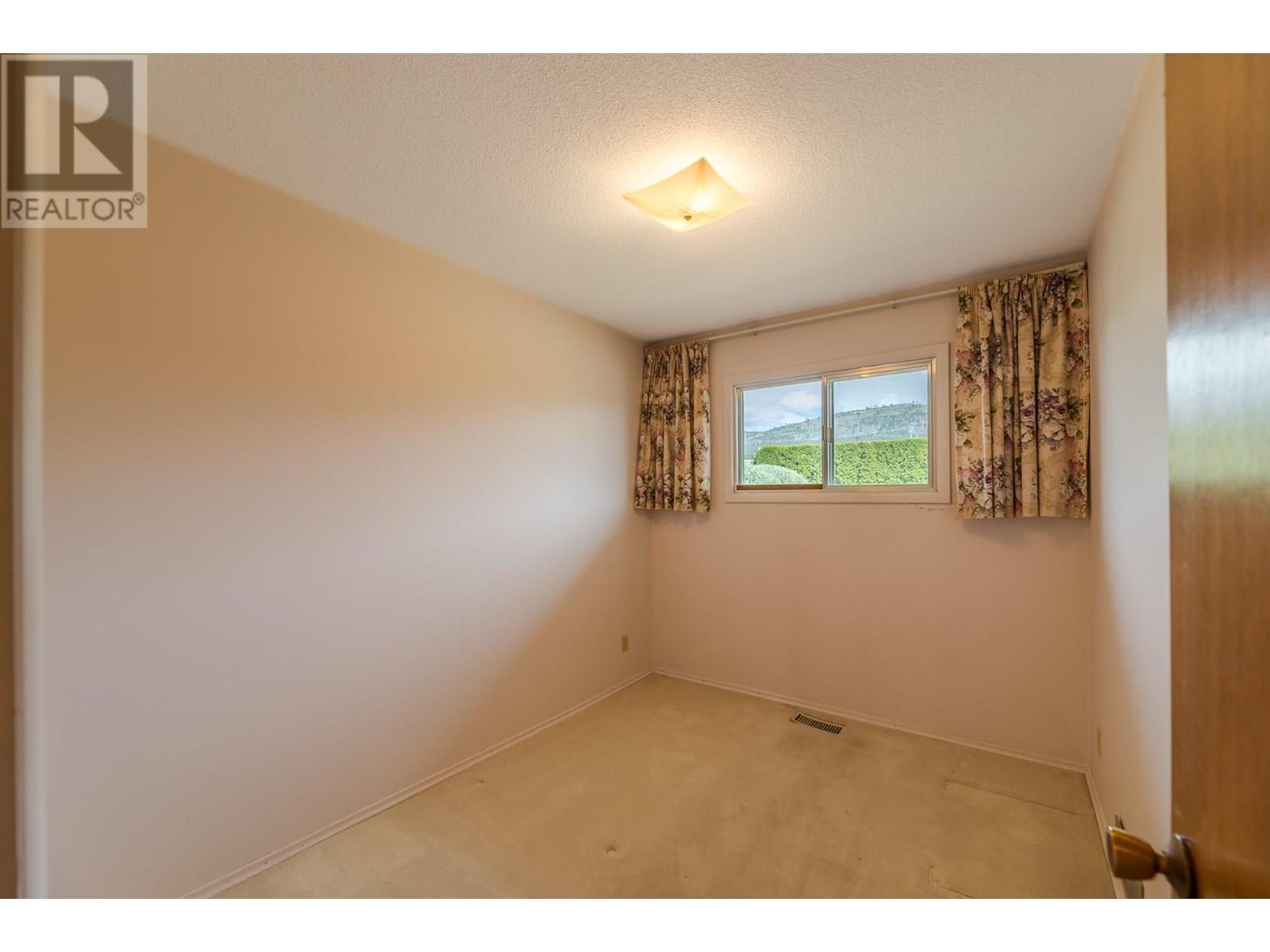  2450 McKenzie Street, Penticton