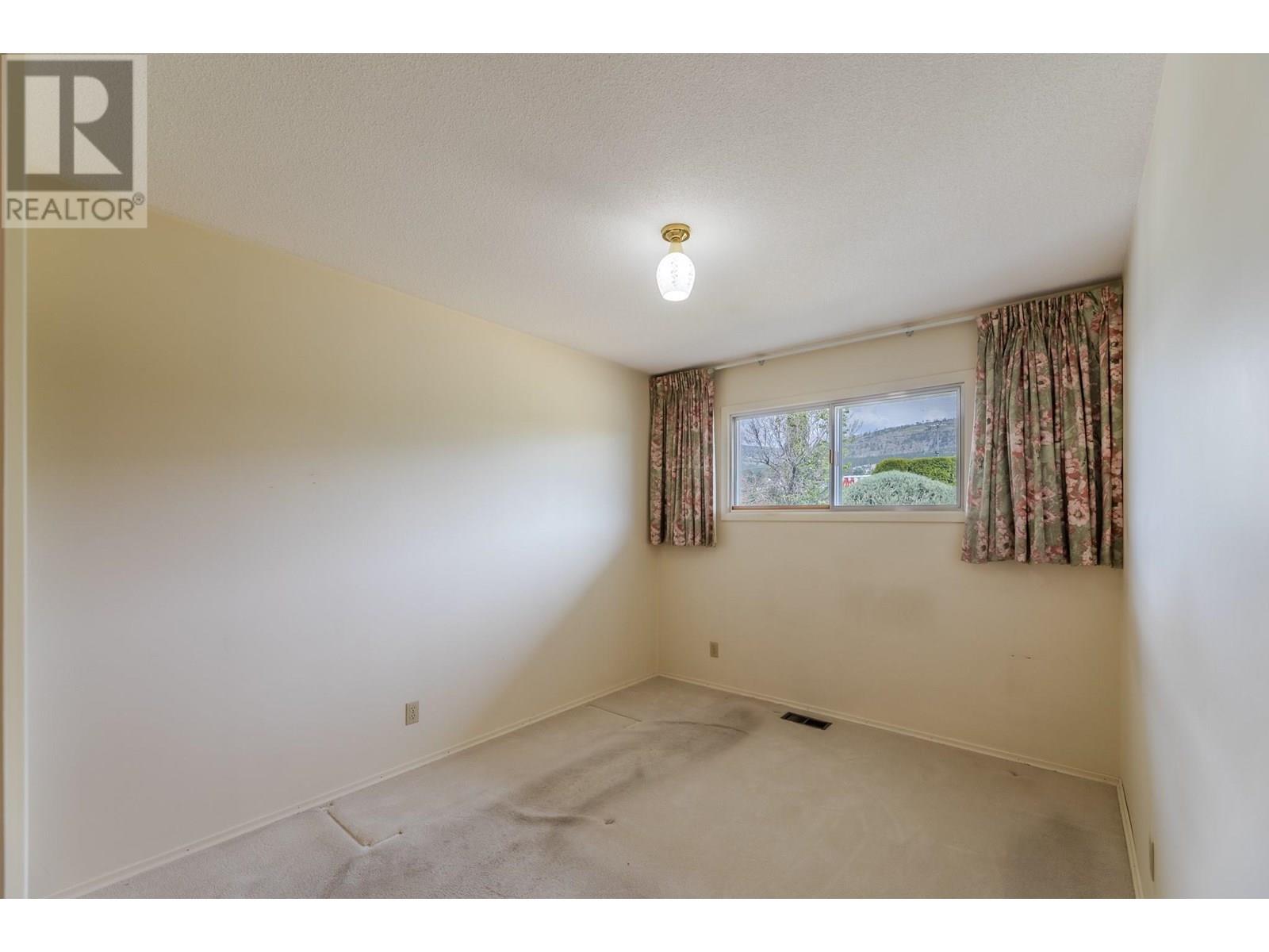  2450 McKenzie Street, Penticton