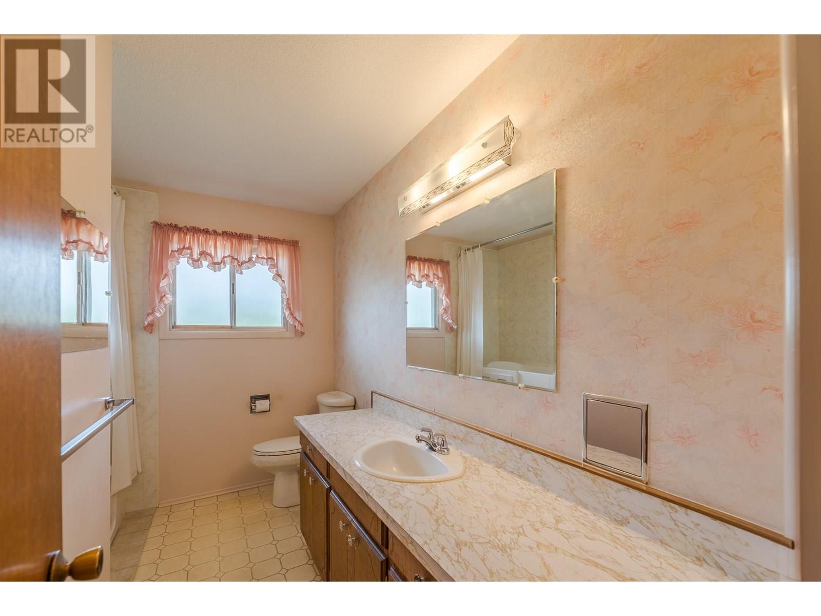  2450 McKenzie Street, Penticton