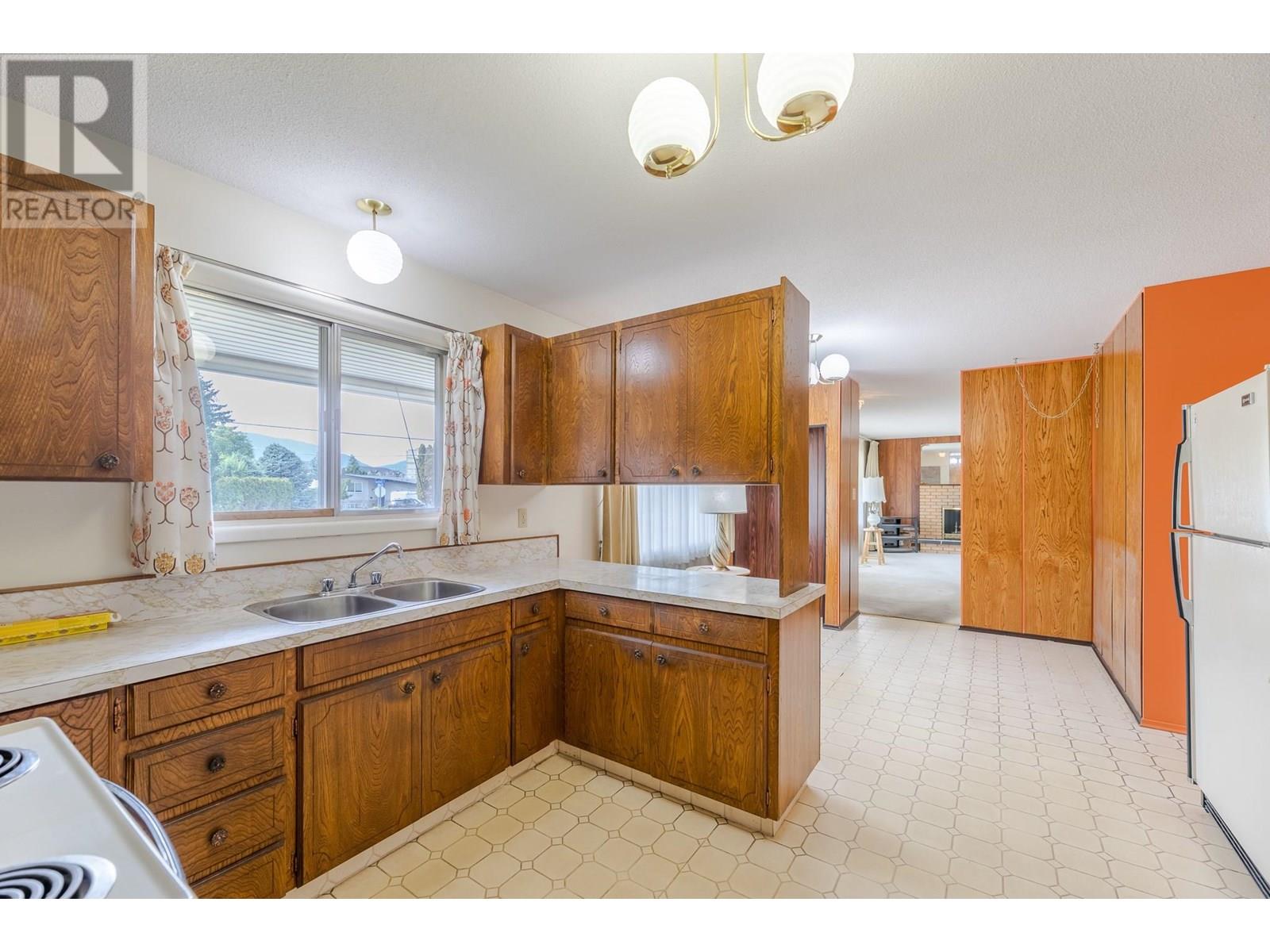  2450 McKenzie Street, Penticton