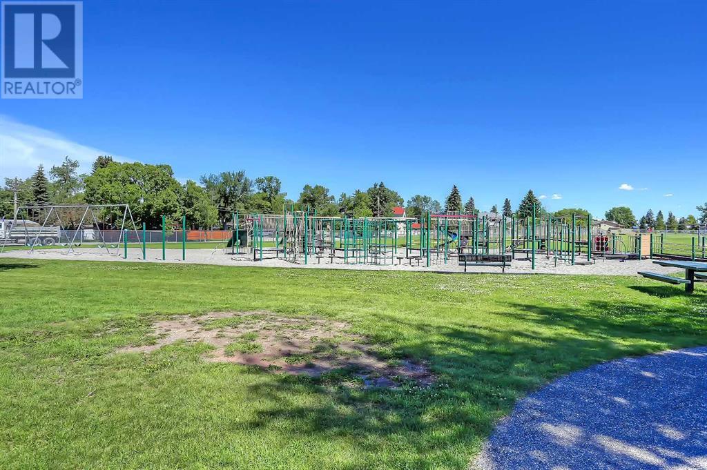 Single Family House for Sale in    Avenue NE Renfrew Calgary 