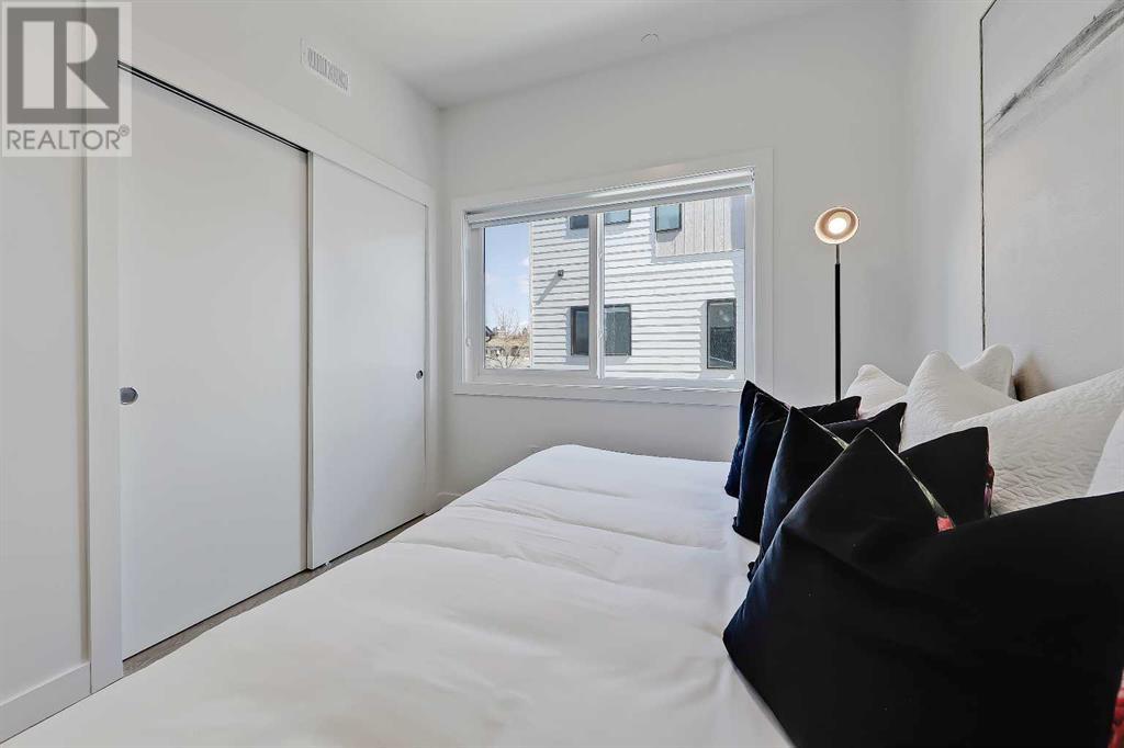Single Family House for Sale in    Avenue NE Renfrew Calgary 