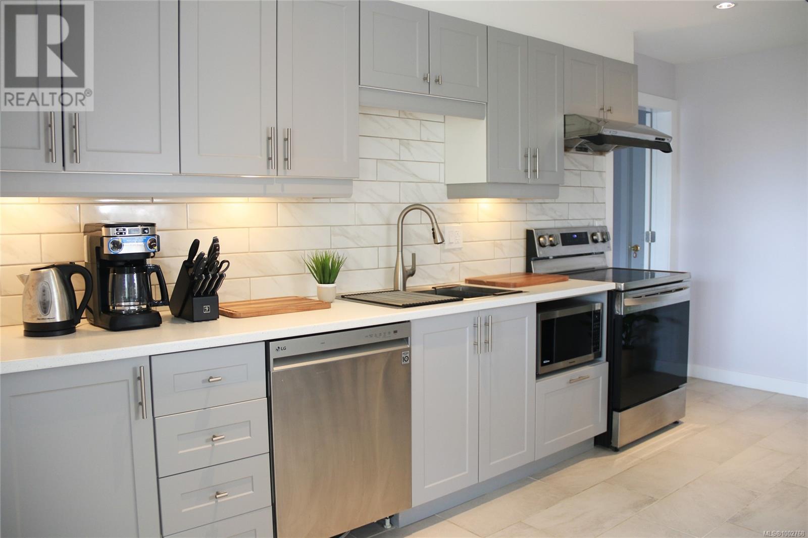 6568 Pelican Way, Nanaimo