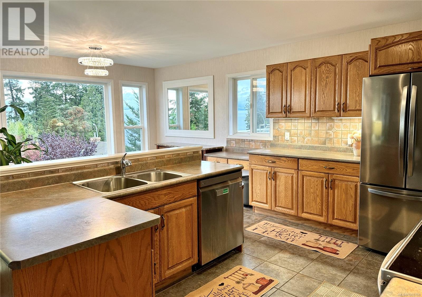 6568 Pelican Way, Nanaimo