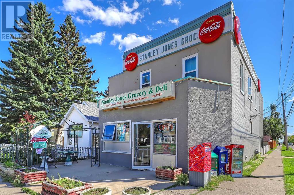 Single Family House for Sale in    Avenue NE Renfrew Calgary 