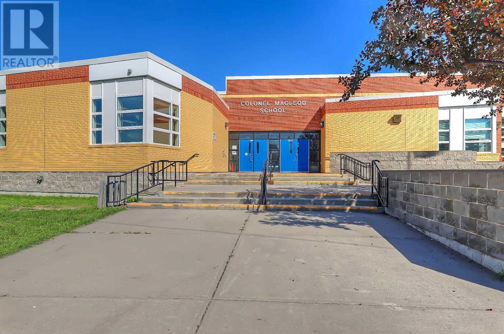 Single Family House for Sale in    Avenue NE Renfrew Calgary 