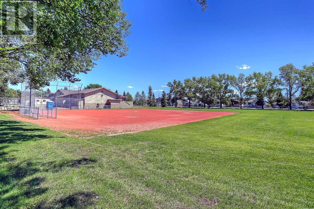 Single Family House for Sale in    Avenue NE Renfrew Calgary 