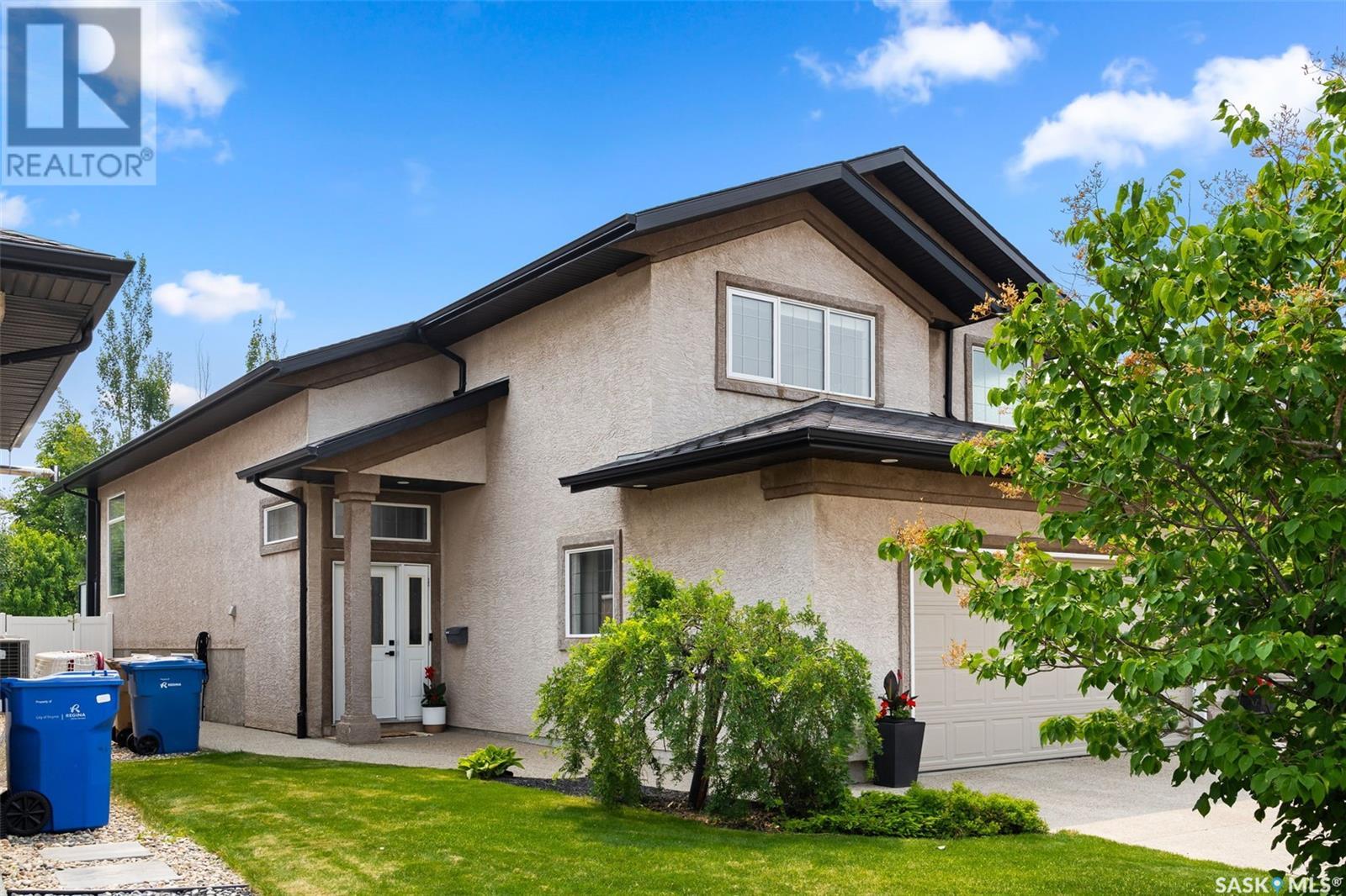 Single Family House Bi-level for Sale in  Sunninghill CRESCENT Regina 