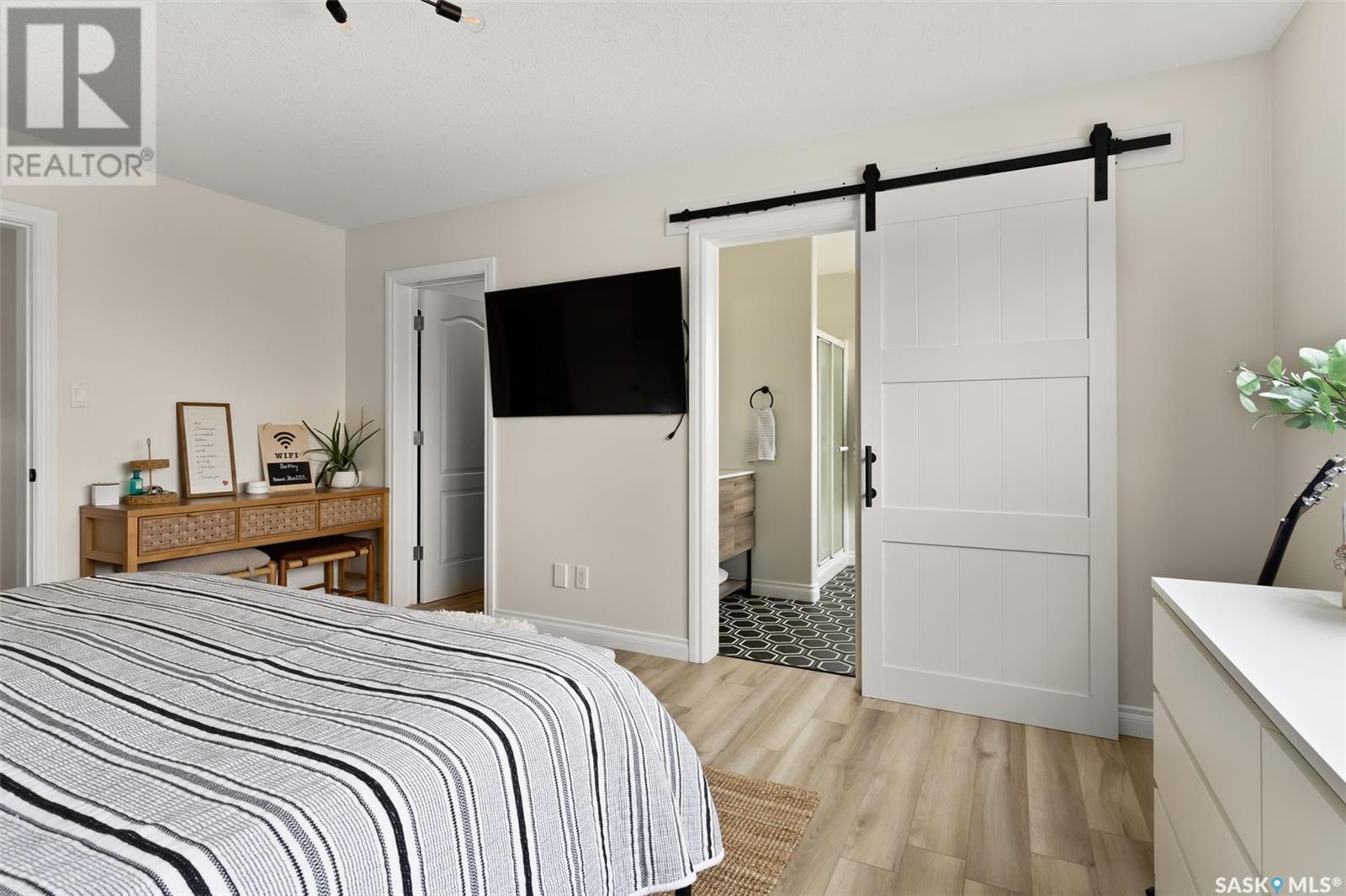 Single Family House Bi-level for Sale in  Sunninghill CRESCENT Regina 