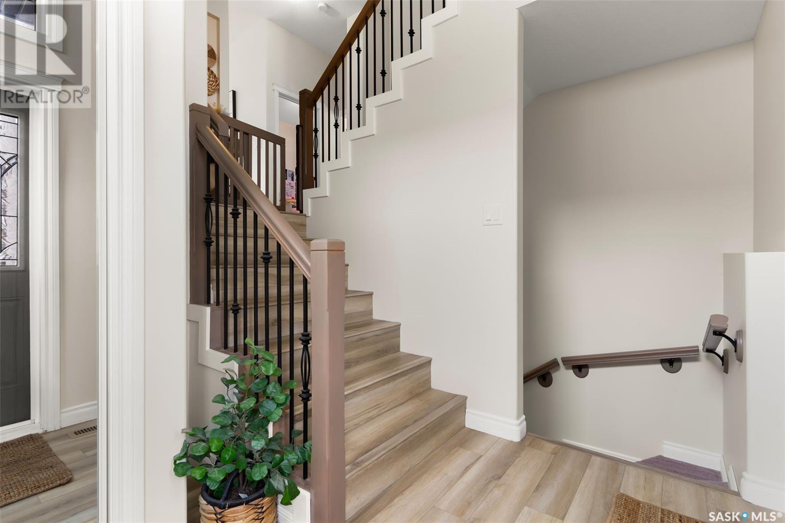Single Family House Bi-level for Sale in  Sunninghill CRESCENT Regina 