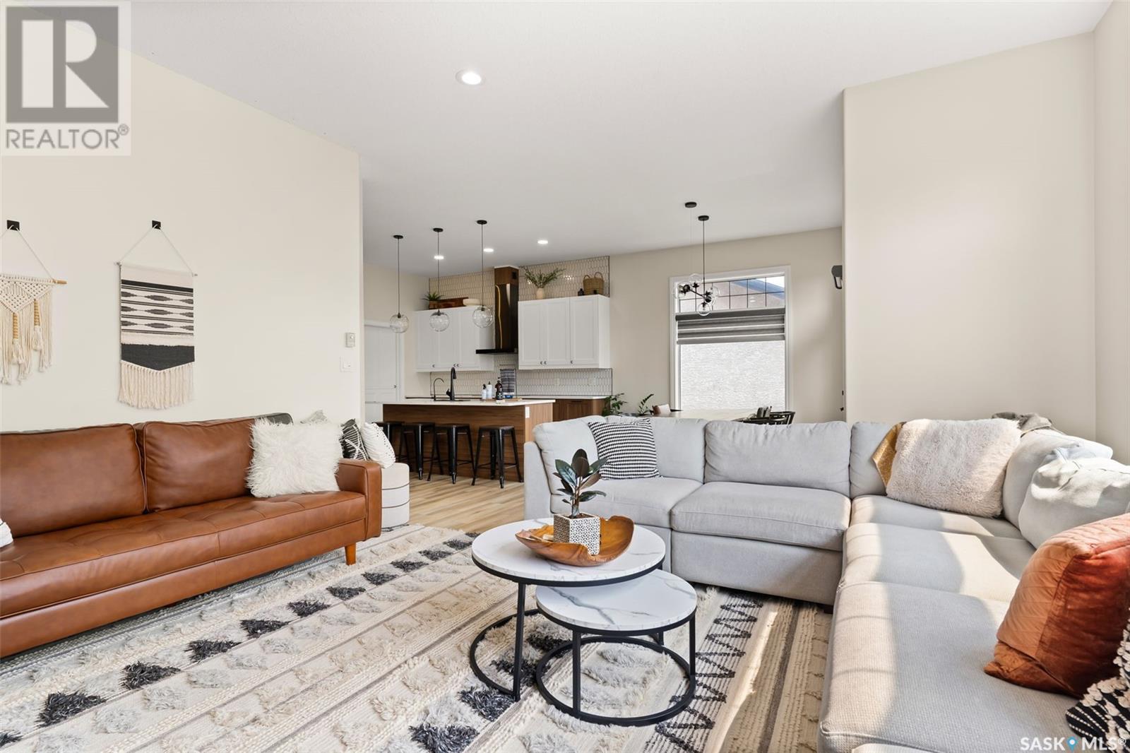 Single Family House Bi-level for Sale in  Sunninghill CRESCENT Regina 