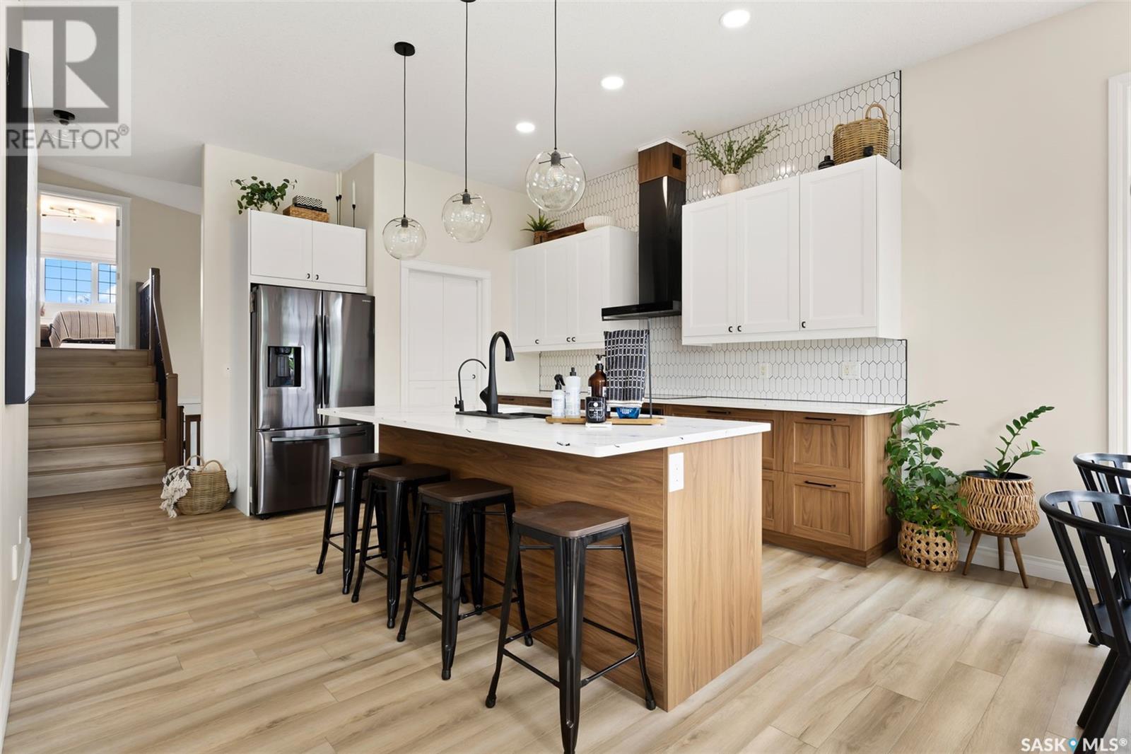 Single Family House Bi-level for Sale in  Sunninghill CRESCENT Regina 