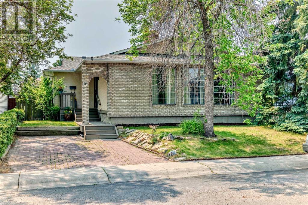 219 Rundleridge Way NE, Calgary, Alberta