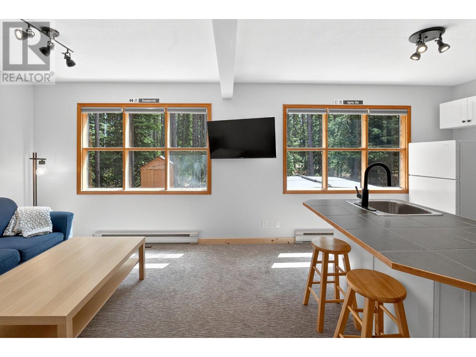 103 Whitetail Road Unit# 102, Apex Mountain