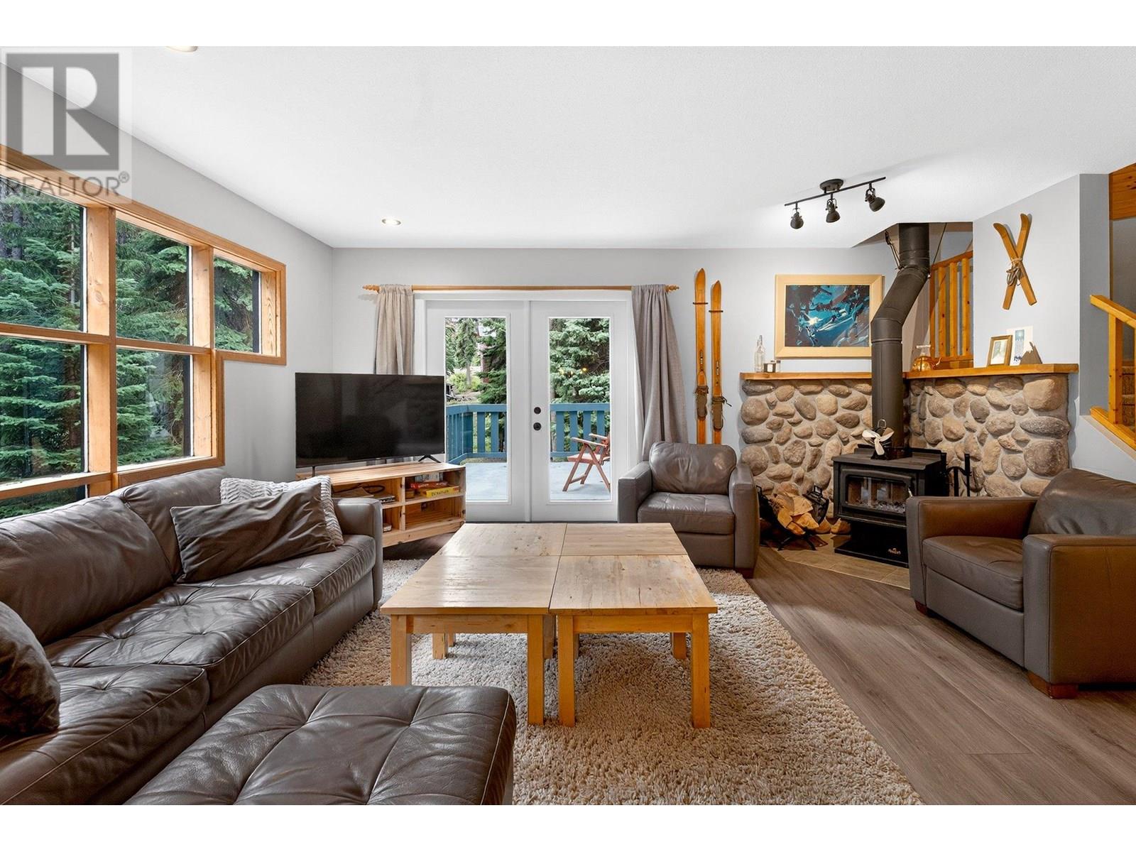 103 Whitetail Road Unit# 102, Apex Mountain