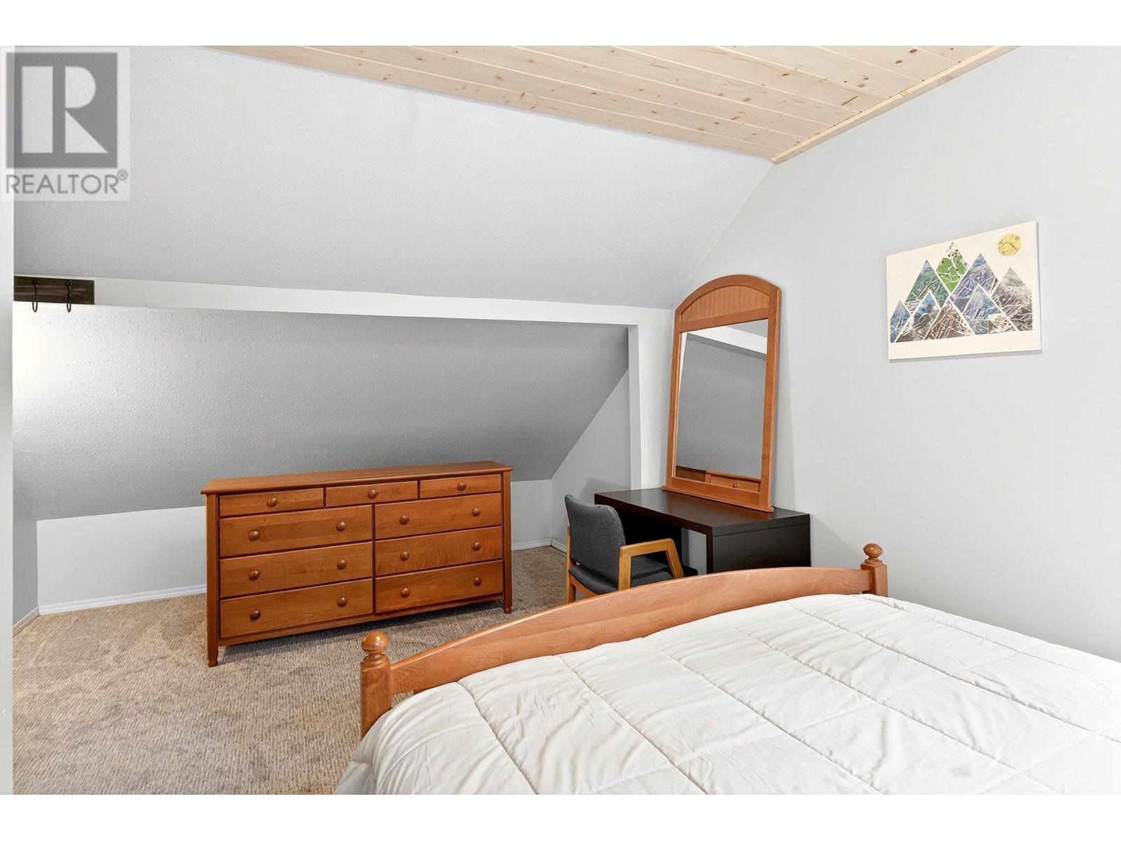 103 Whitetail Road Unit# 102, Apex Mountain