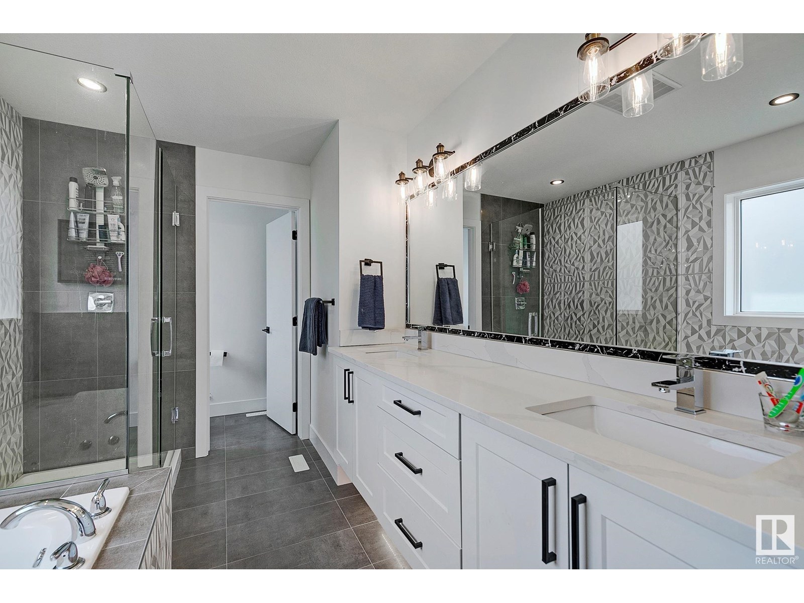 Photo 16 of 308 West Haven Dr, Leduc AB
