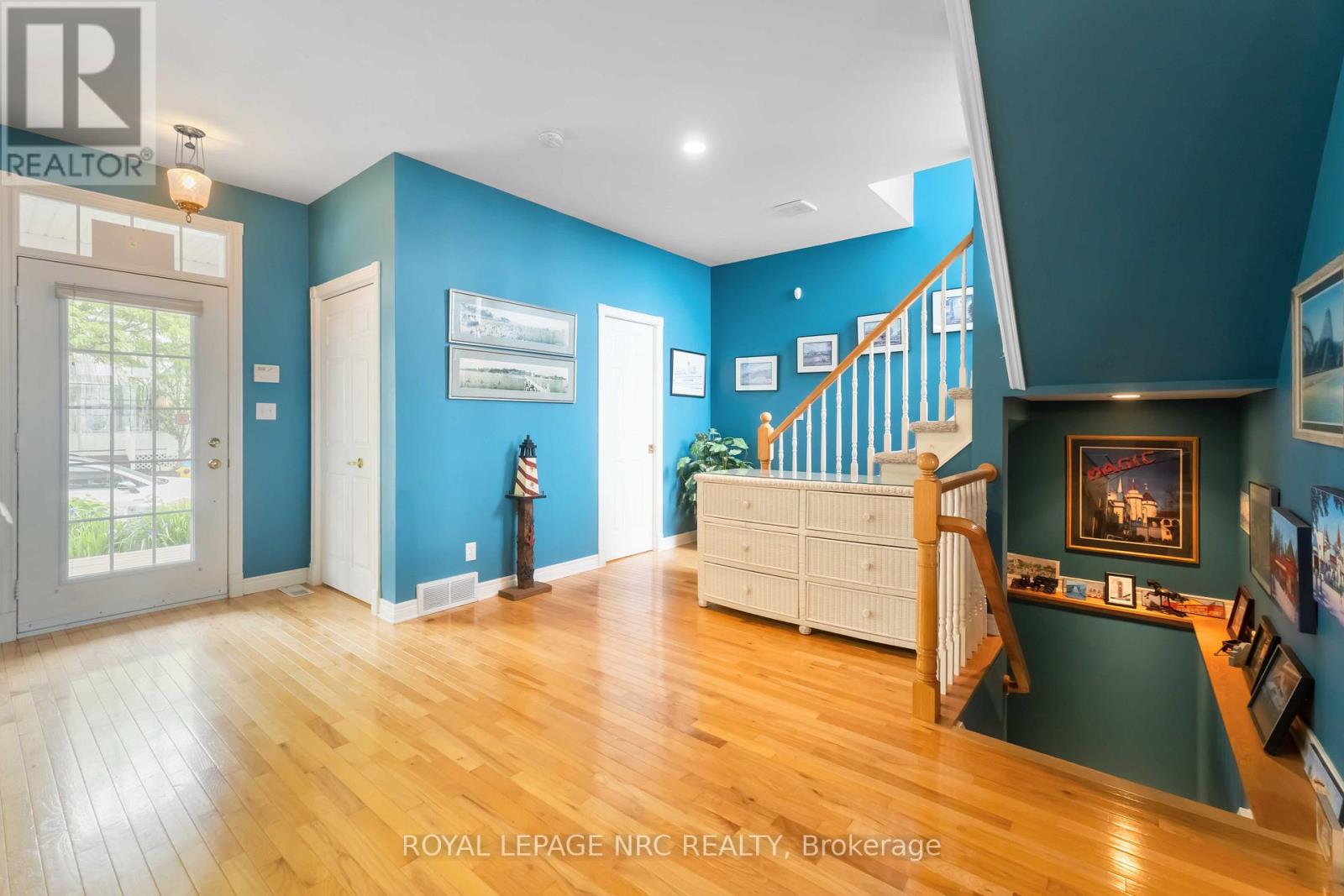 41 PROMENADE WAY - 10