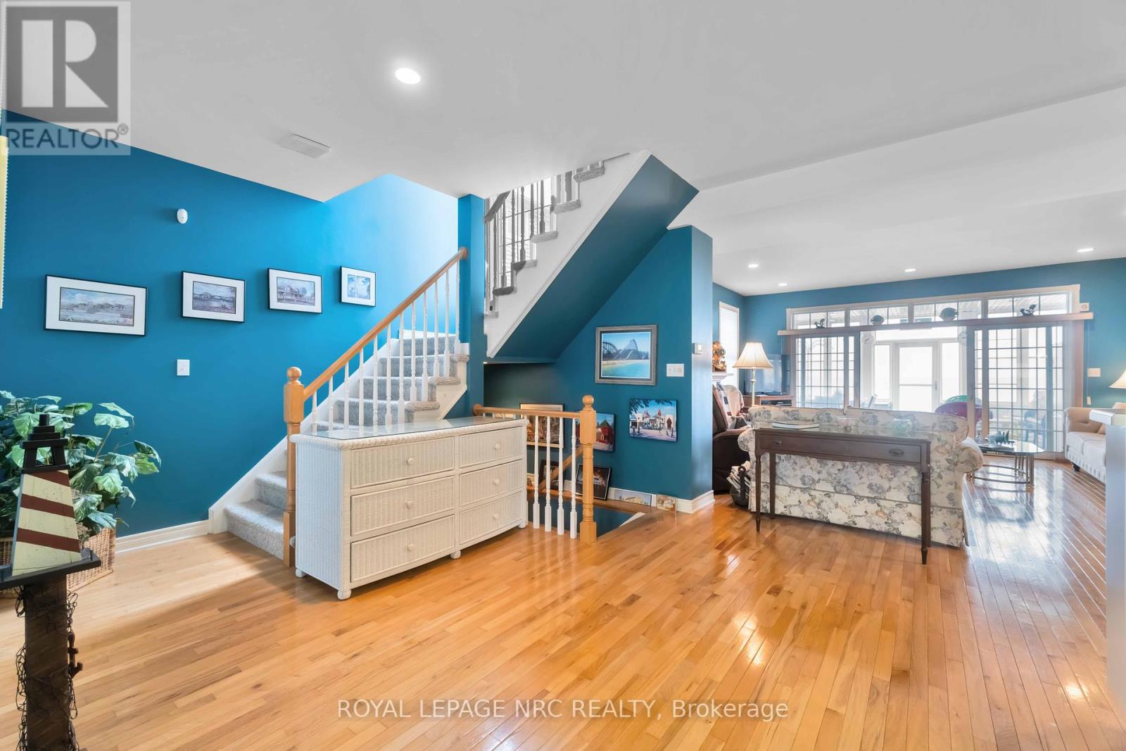 41 PROMENADE WAY - 11