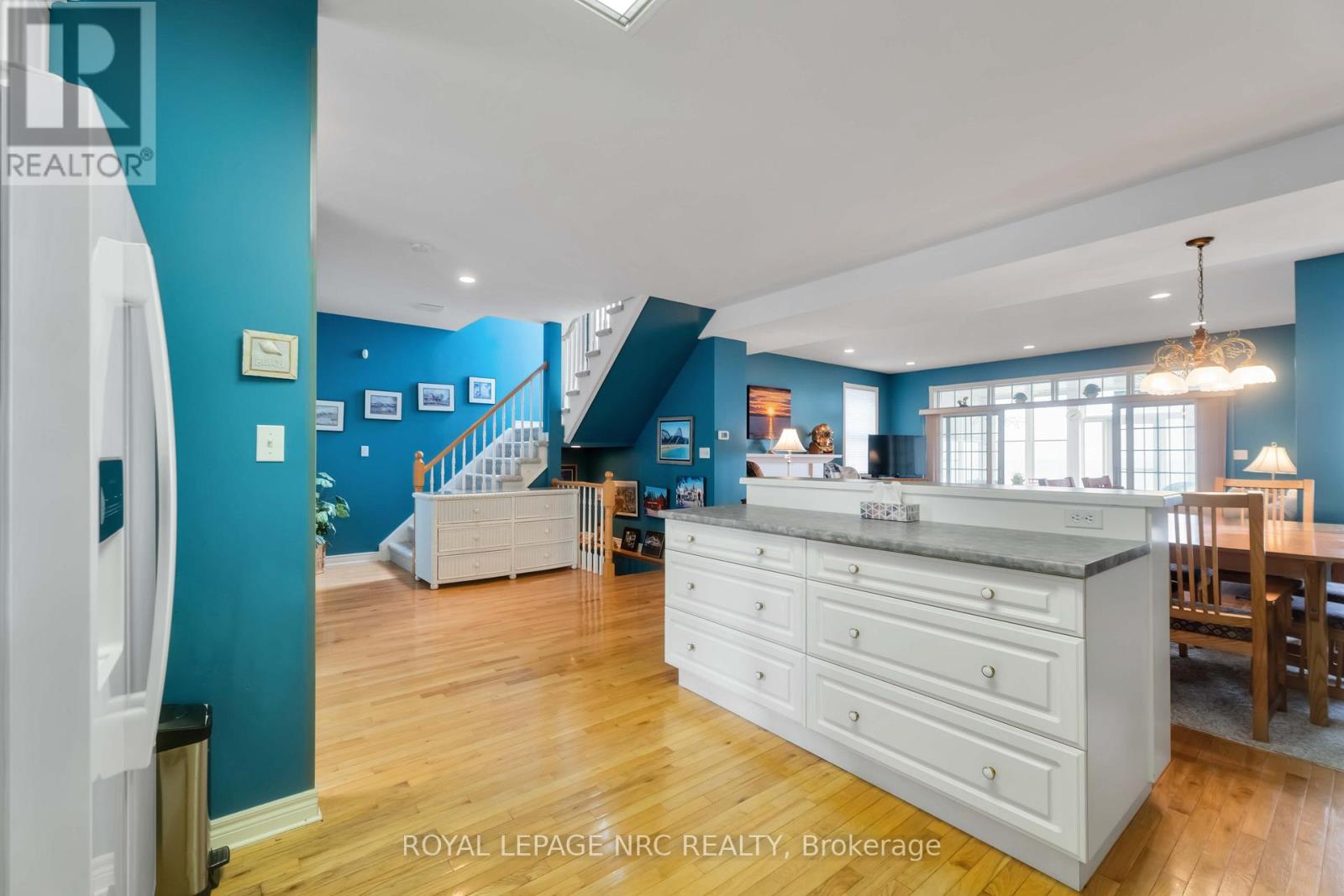 41 PROMENADE WAY - 14