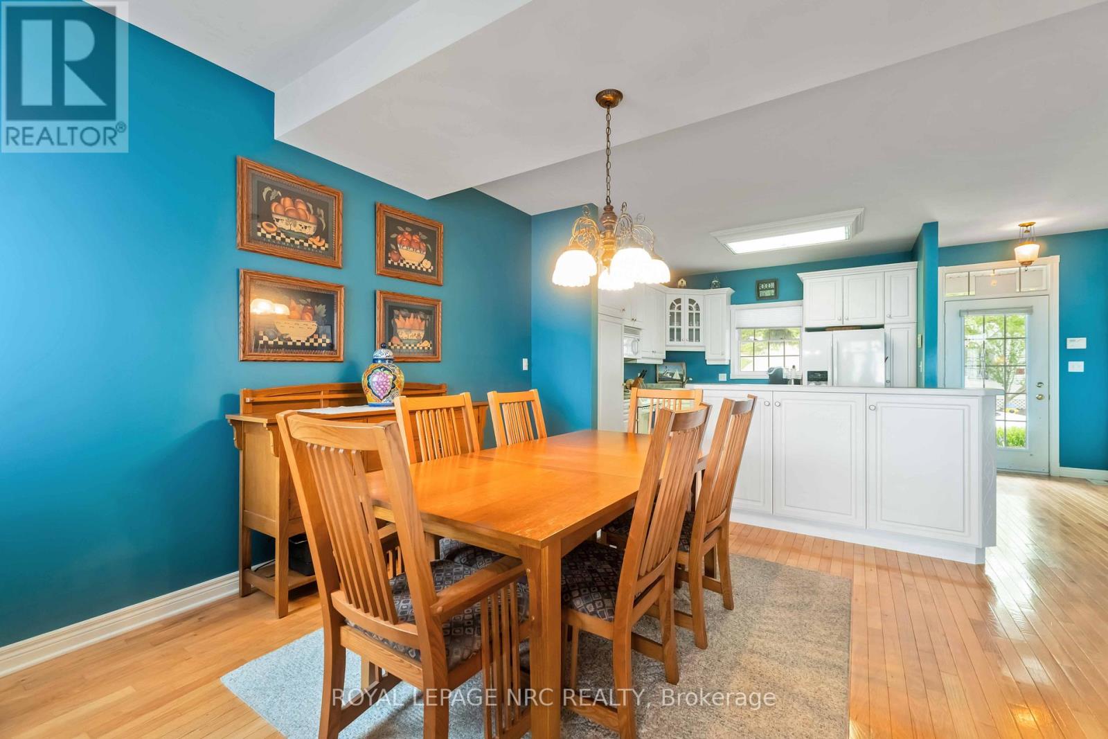41 PROMENADE WAY - 17