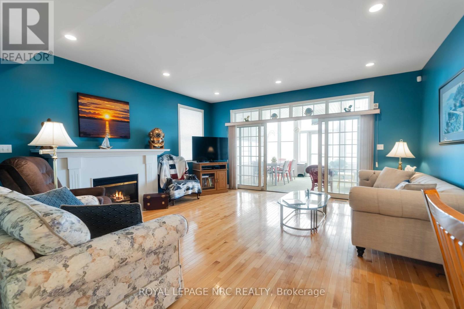 41 PROMENADE WAY - 20