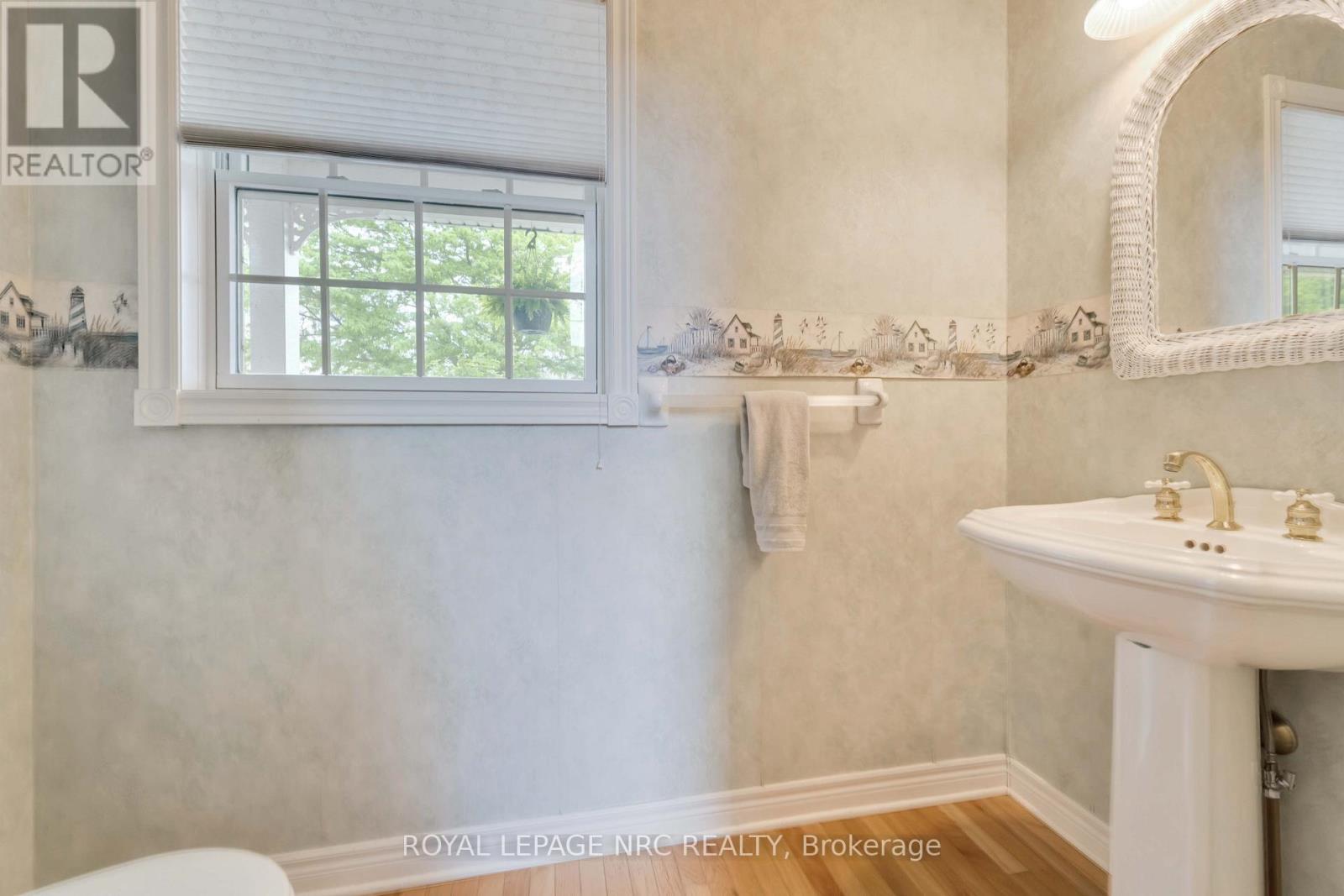 41 PROMENADE WAY - 31