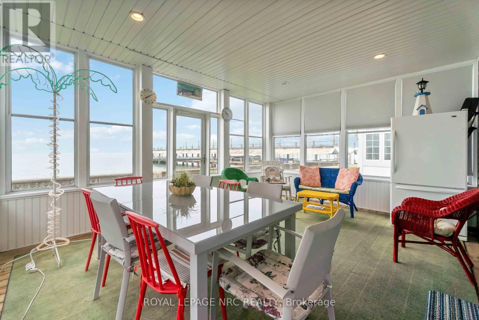 41 PROMENADE WAY - 33