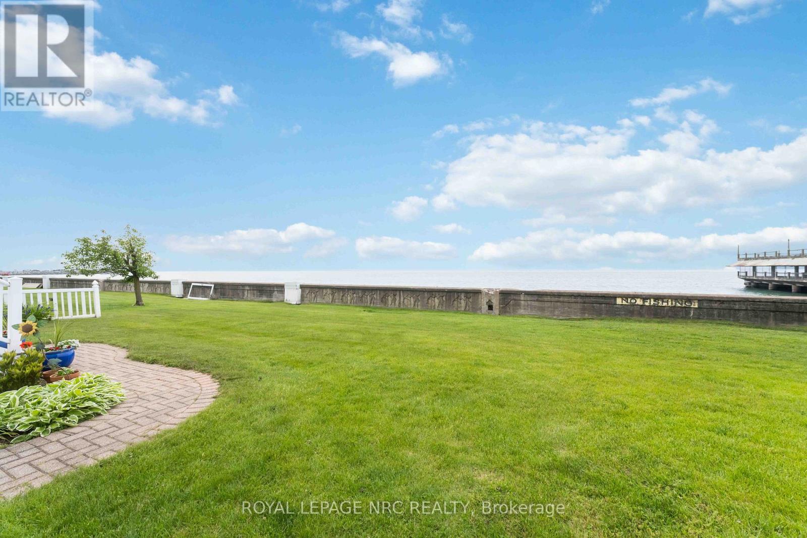 41 PROMENADE WAY - 40