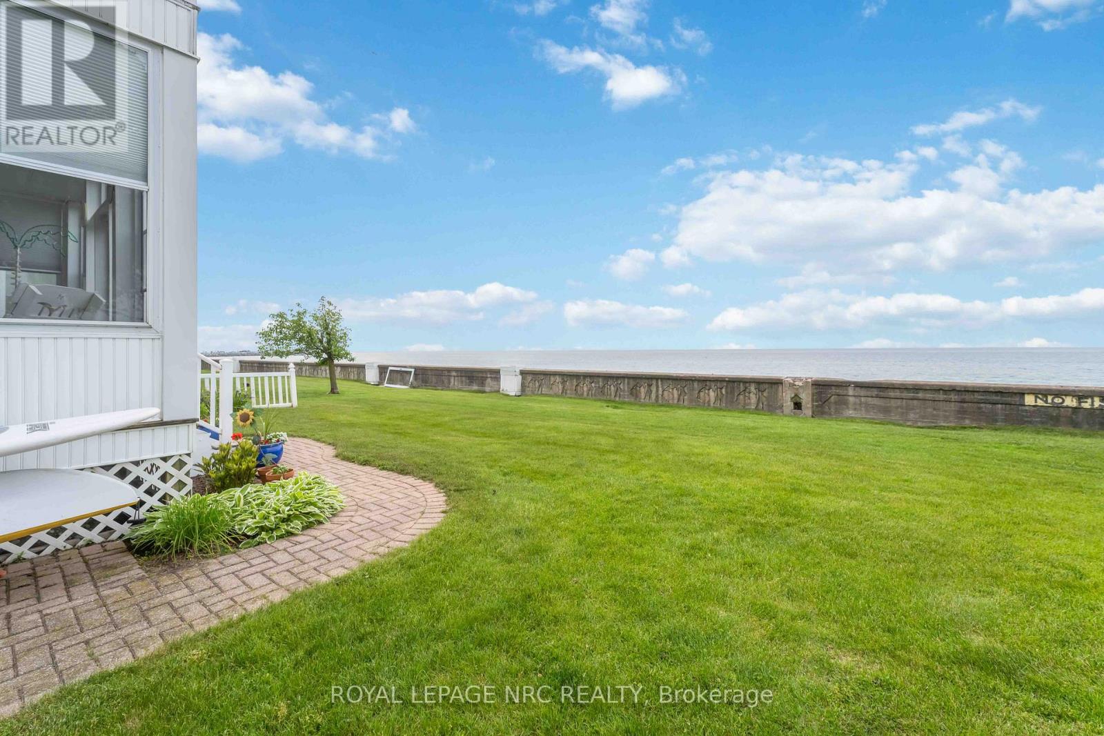 41 PROMENADE WAY - 41