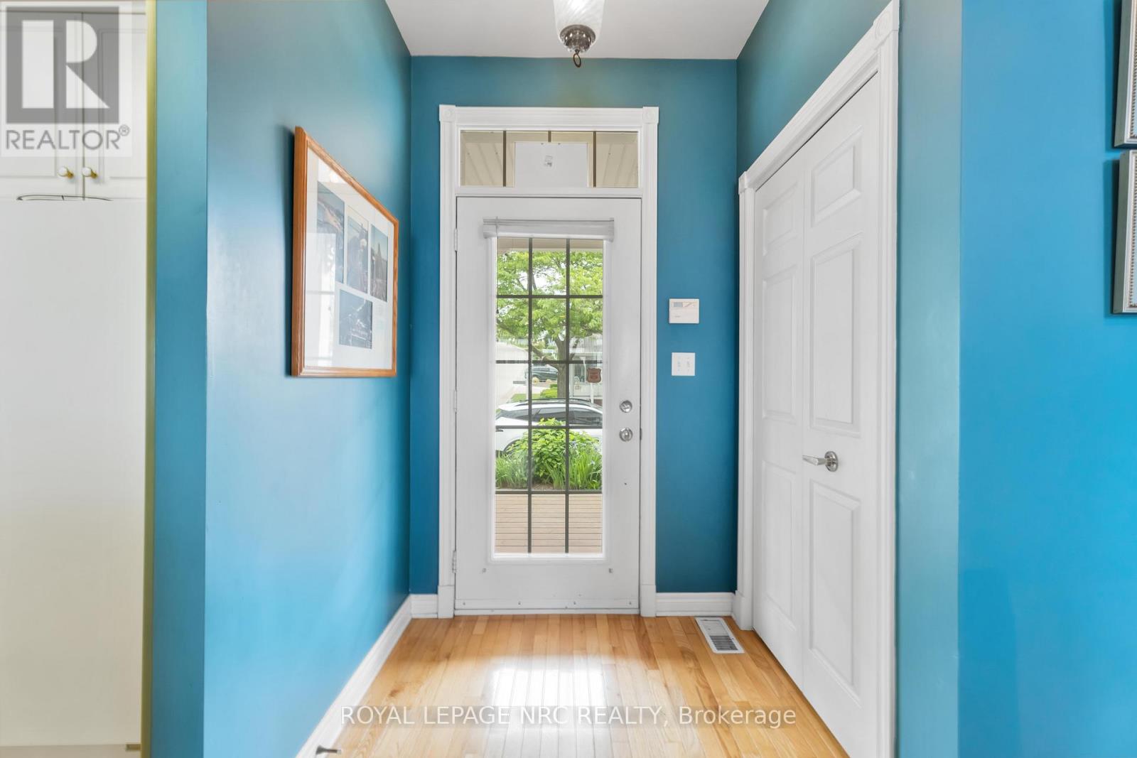 41 PROMENADE WAY - 8