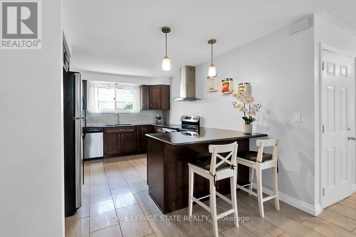 Photo 24 of 4 Bing Crescent, Hamilton ON