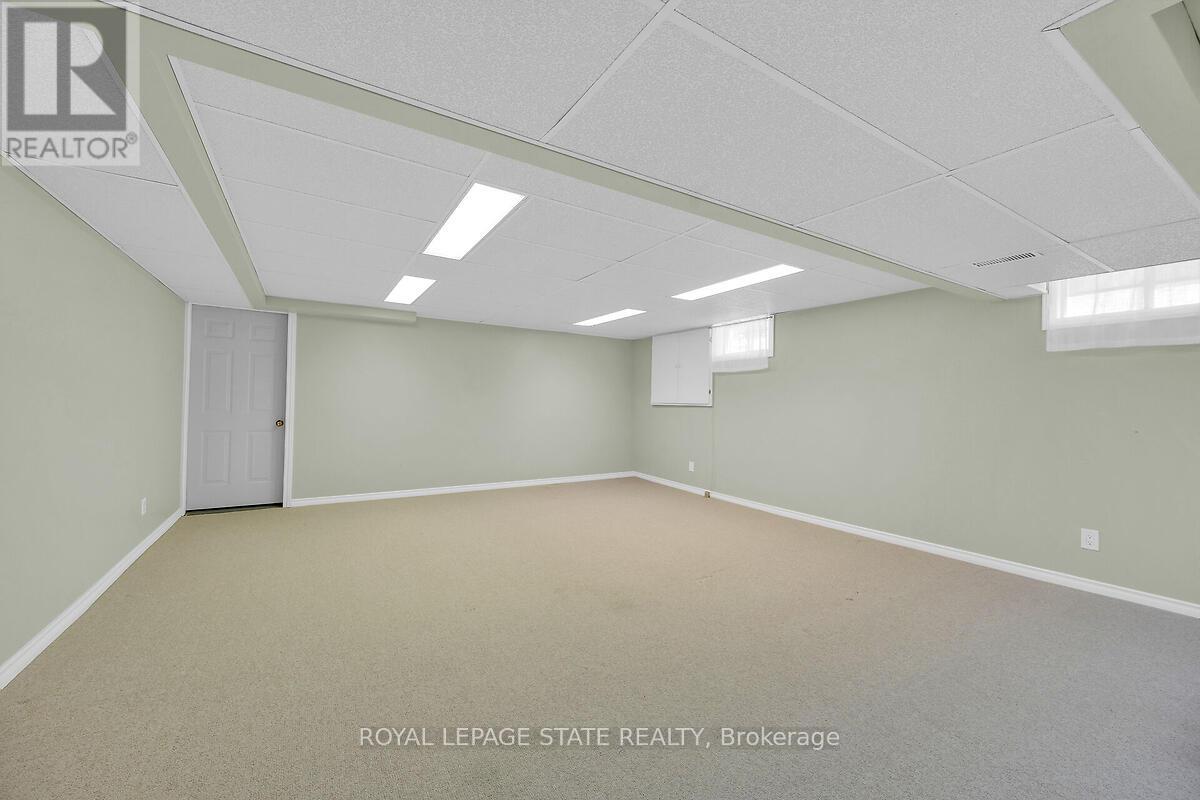 Photo 15 of 4 Bing Crescent, Hamilton ON