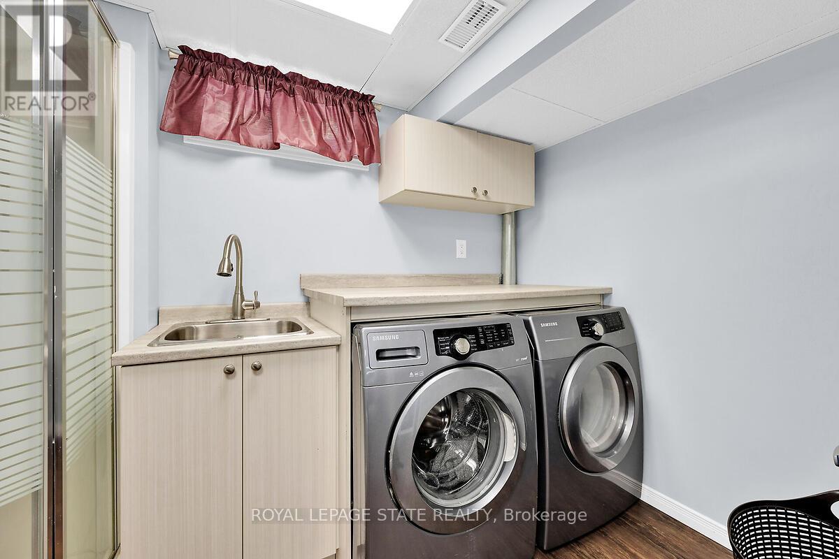 Photo 16 of 4 Bing Crescent, Hamilton ON