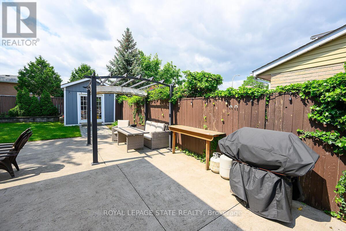 Photo 41 of 4 Bing Crescent, Hamilton ON