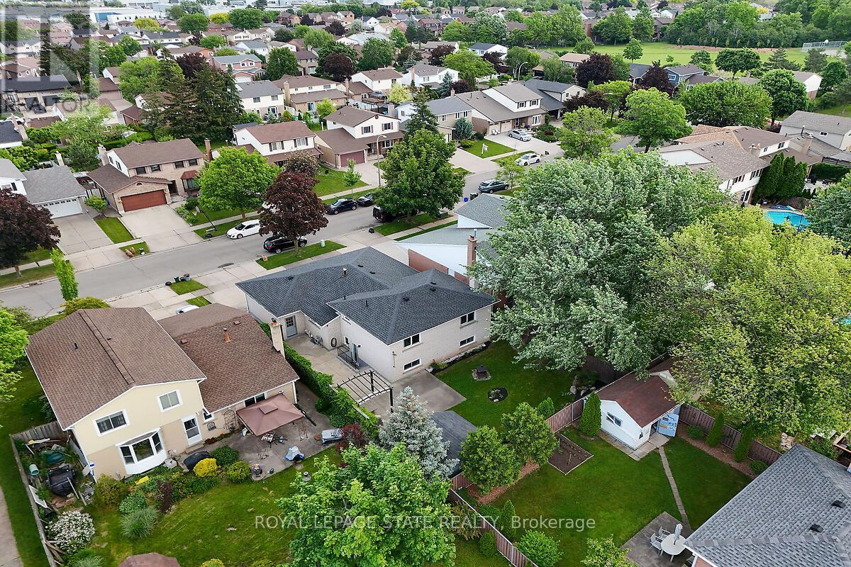 Photo 42 of 4 Bing Crescent, Hamilton ON