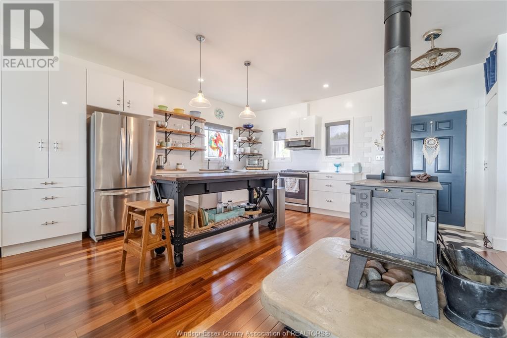 Photo 7 of 1341 Heritage, Kingsville ON