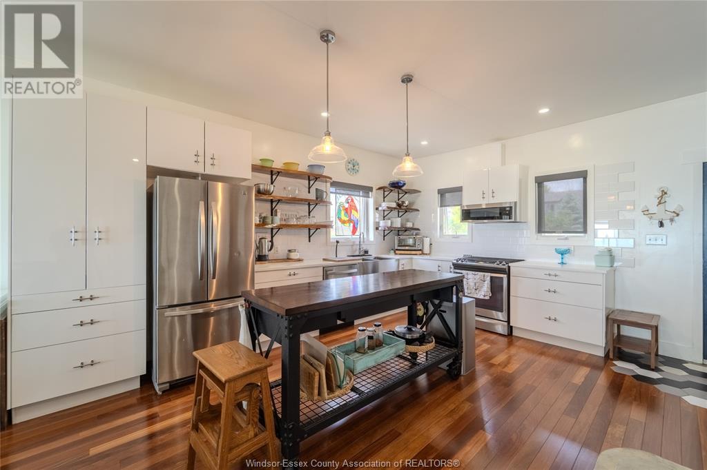 Photo 9 of 1341 Heritage, Kingsville ON